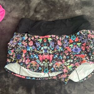 Lululemon hotty hot shorts, size 10. Never worn